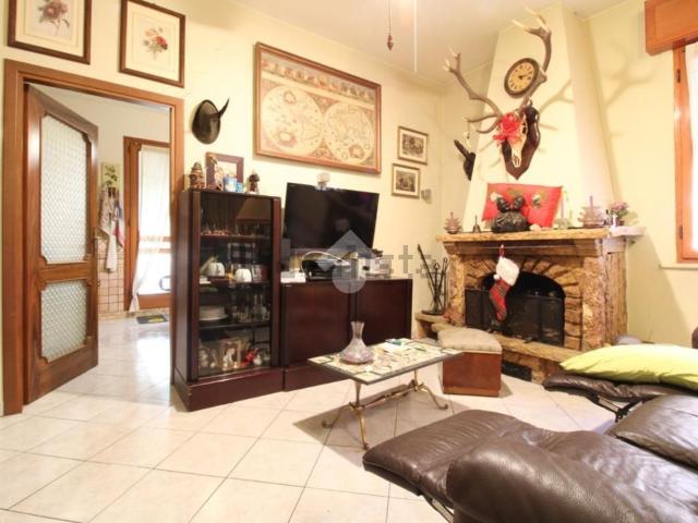 Villetta indipendente in vendita di 550 m² in Via Radici in Monte, 1