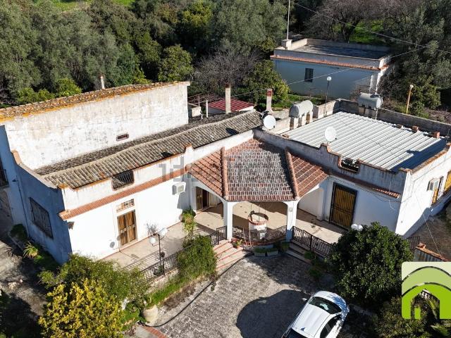 Villetta indipendente in vendita di 550 m² in Contrada Bombello
