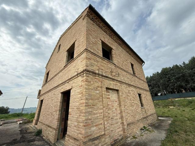 Villetta indipendente in vendita di 550 m² in Contrada Migliarino