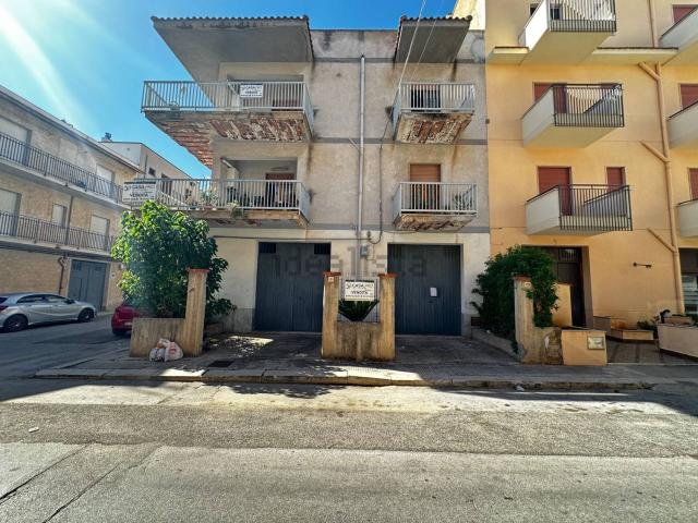 Villetta indipendente in vendita di 560 m² in Via Nicolò Poeta Fontana, 1