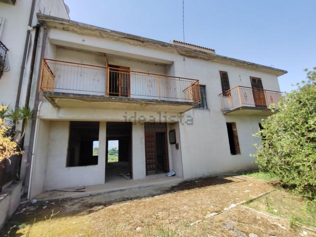 Villetta indipendente in vendita di 560 m² in Contrada Baracche, 40