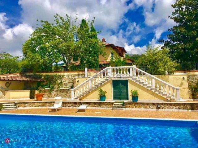 Villetta indipendente in vendita di 570 m²