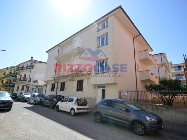 Villetta indipendente in vendita di 570 m² in Via U. Terracini, 6