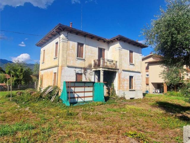 Villetta indipendente in vendita di 580 m²