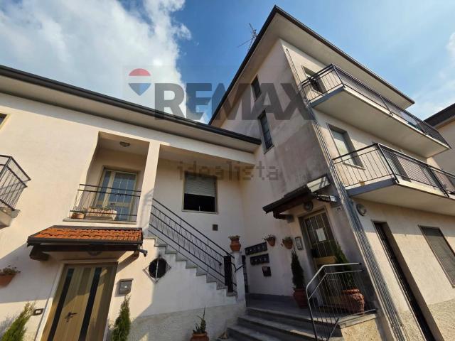 Villetta indipendente in vendita di 580 m² in Via dei Cavalli, 23