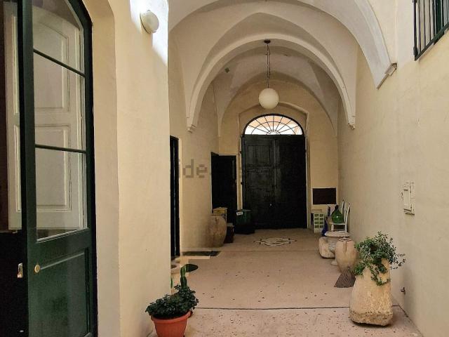 Villetta indipendente in vendita di 585 m² in Via Plebiscito, 33