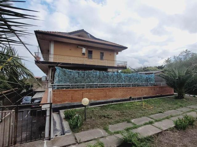 Villetta indipendente in vendita di 589 m²