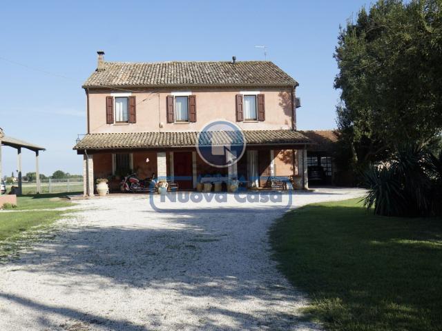 Villetta indipendente in vendita di 591 m² in Via Ferragù, 14