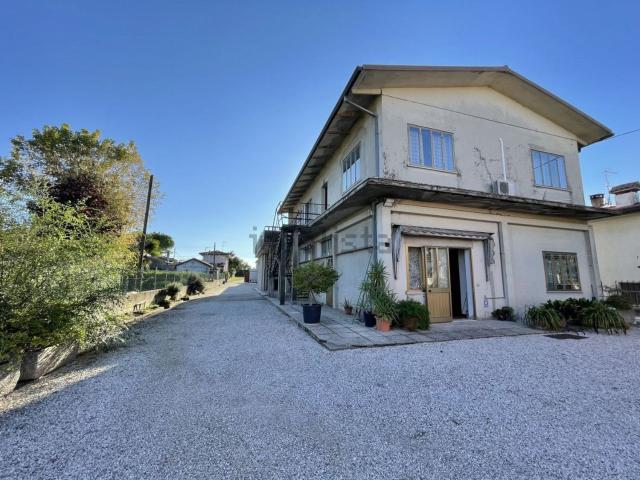 Villetta indipendente in vendita di 600 m² in Via 4 Novembre, 473