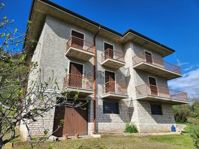 Villetta indipendente in vendita di 600 m² in Via Caviazzo