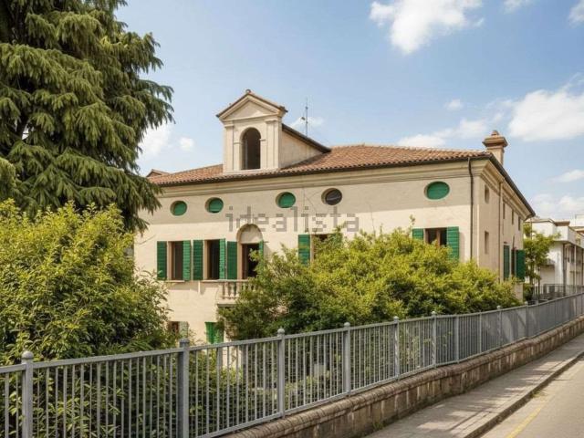 Villetta indipendente in vendita di 600 m² in Via Cicognara, 2