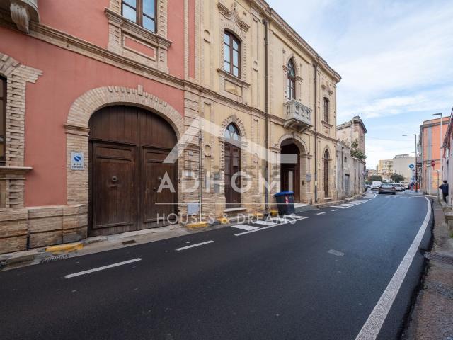 Villetta indipendente in vendita di 600 m² in Via Bonaria, 12