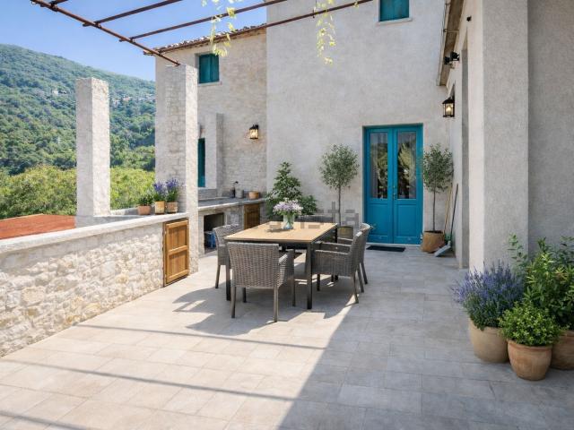 Villetta indipendente in vendita di 600 m² in Via Dante Alighieri