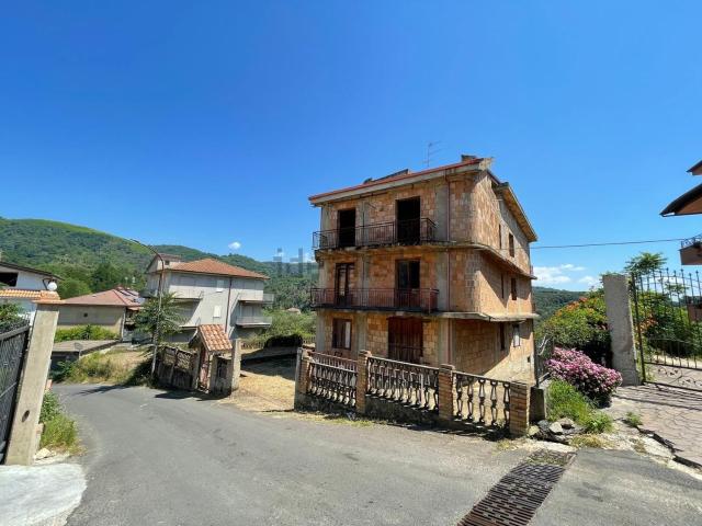 Villetta indipendente in vendita di 600 m² in Via Tommaso Campanella
