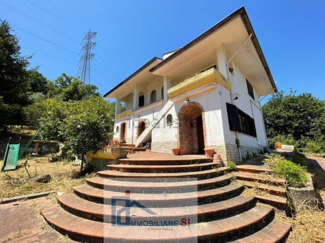 Villetta indipendente in vendita di 600 m² in Contrada Pino