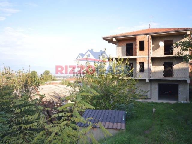Villetta indipendente in vendita di 600 m² in Contrada Piragineti