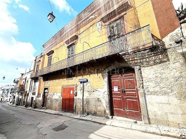 Villetta indipendente in vendita di 600 m² in Corso Traiano