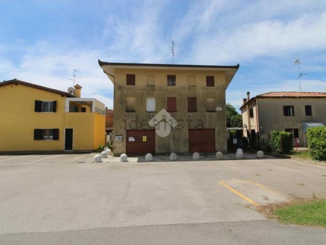 Villetta indipendente in vendita di 600 m² in Strada Nuova, 157