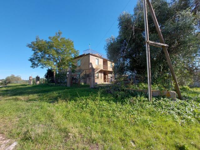 Villetta indipendente in vendita di 602 m² in Strada consortile la capitana