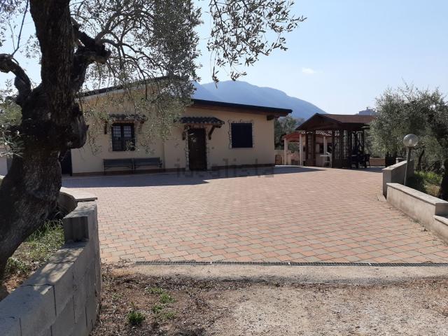 Villetta indipendente in vendita di 60 m² in Strada di Colle Novo