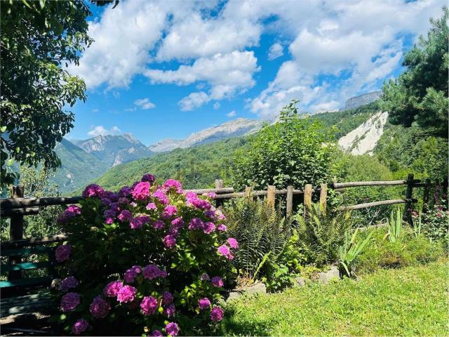 Villetta indipendente in vendita di 60 m² in Frazione Pornassino, Loc. Logne
