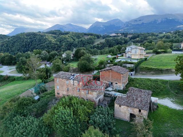 Villetta indipendente in vendita di 610 m² in Via Villa Rustici