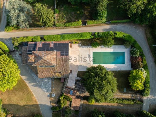 Villetta indipendente in vendita di 610 m² in Frazione Roveleto Landi