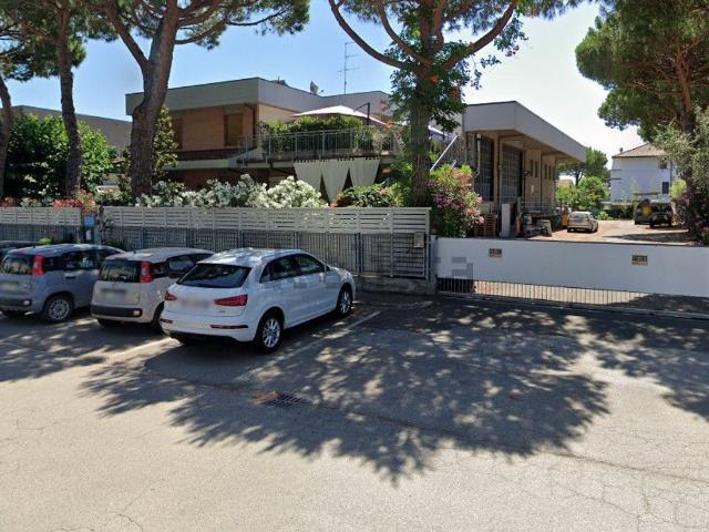 Villetta indipendente in vendita di 610 m² in Strada Statale 16 Adriatica