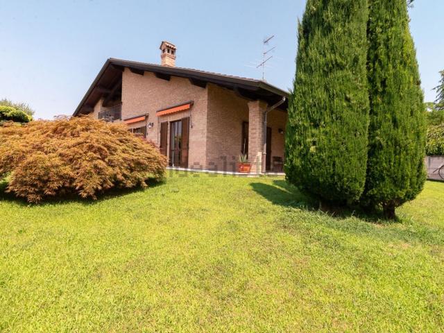 Villetta indipendente in vendita di 612 m² in Via Dazio, 98