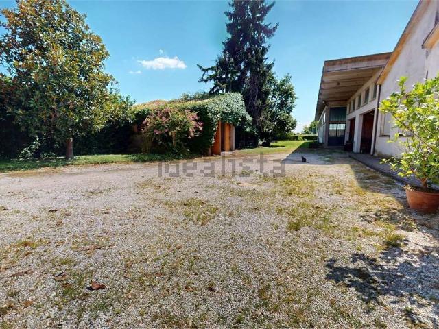 Villetta indipendente in vendita di 620 m² in Borgo Sant&apos Andrea, 48
