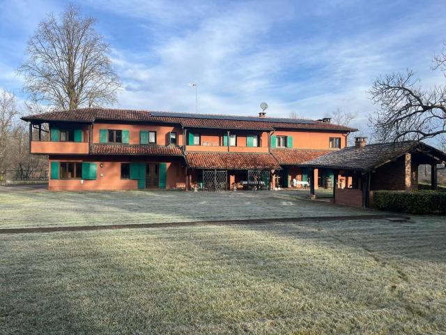 Villetta indipendente in vendita di 628 m² in Frazione Valleandona, 148