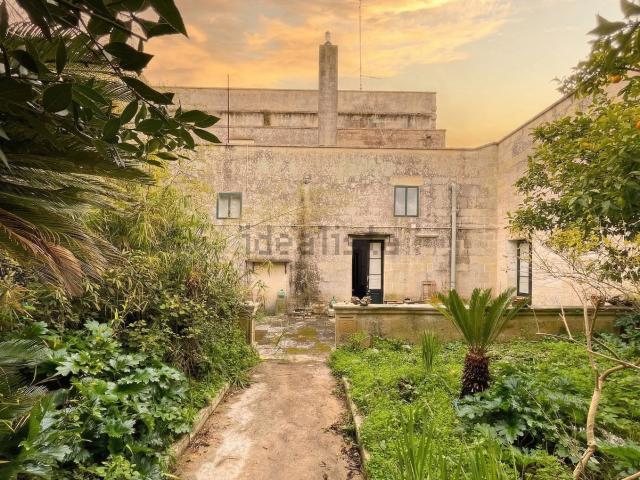 Villetta indipendente in vendita di 633 m² in Via F. Marati, 15