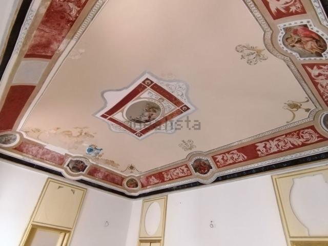 Villetta indipendente in vendita di 636 m² in Piazza Umberto I