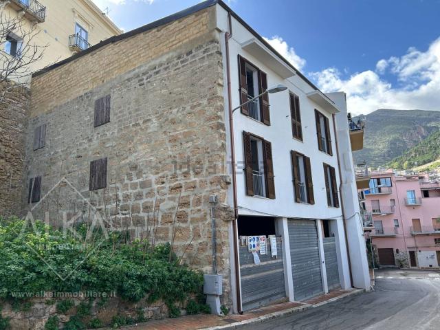 Villetta indipendente in vendita di 640 m² in Via Giacomo Medici, 17