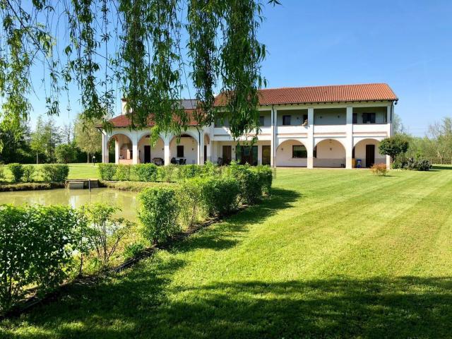 Villetta indipendente in vendita di 640 m² in Via Peschierette, 22