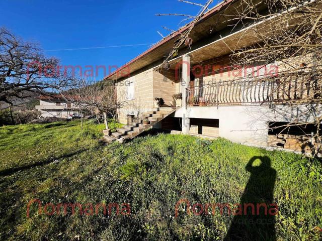 Villetta indipendente in vendita di 640 m² in Strada provinciale