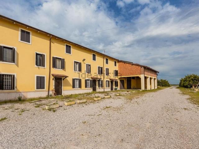 Villetta indipendente in vendita di 650 m²