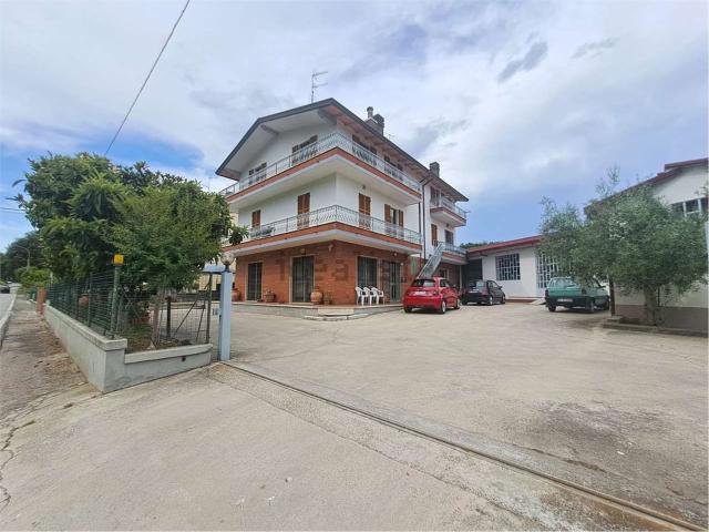 Villetta indipendente in vendita di 650 m² in Via San Girolamo, 202