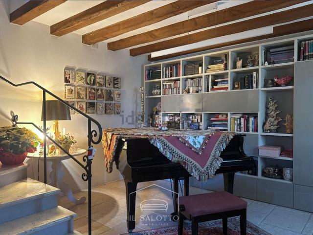 Villetta indipendente in vendita di 650 m² in Via Valcavasia