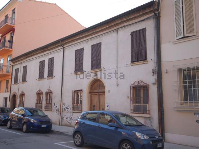 Villetta indipendente in vendita di 650 m² in Borgo dei Leoni, 95