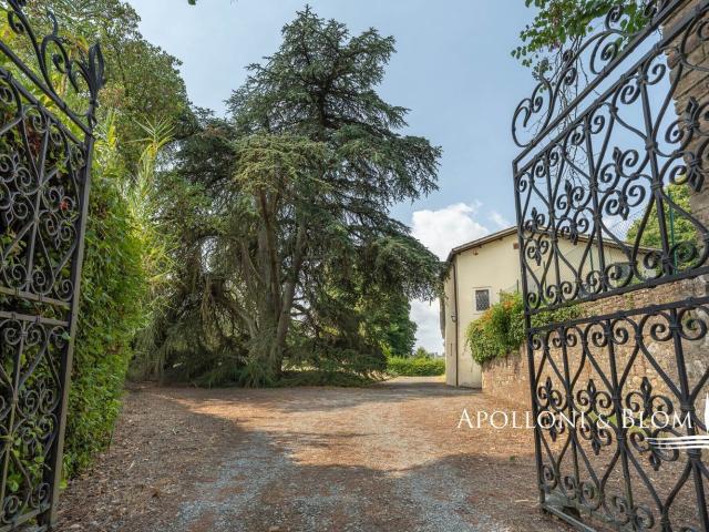 Villetta indipendente in vendita di 650 m² in Strada San Bernardino, 63