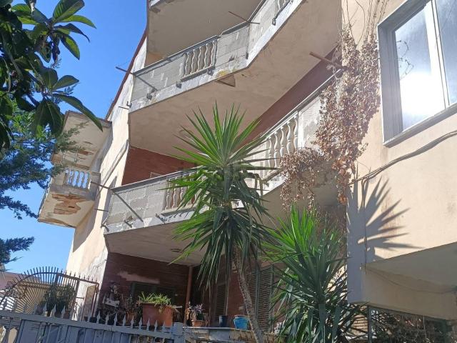Villetta indipendente in vendita di 653 m² in Via Licola Mare, 83