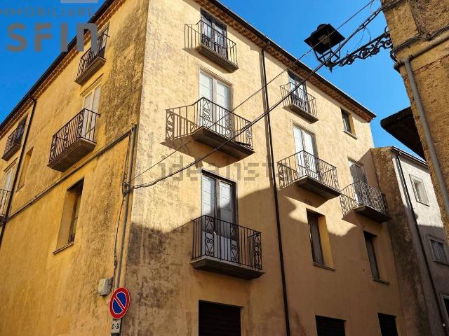 Villetta indipendente in vendita di 656 m² in Largo Nardi, 1