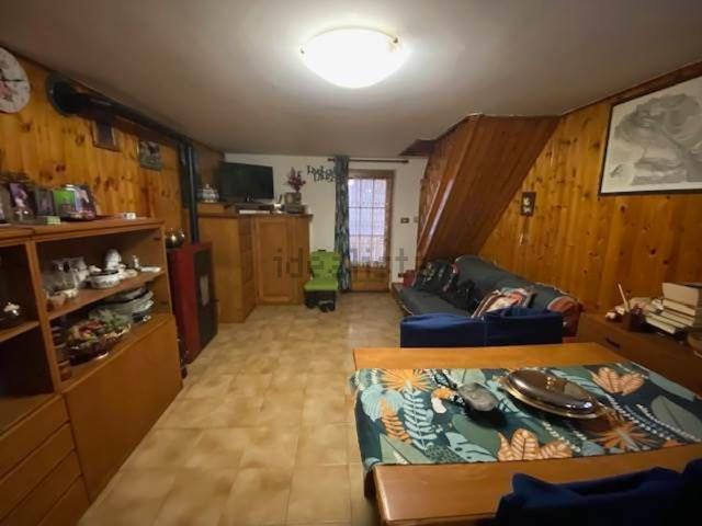 Villetta indipendente in vendita di 65 m² in Frazione Follias, 26