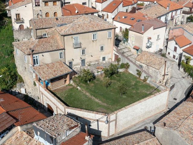 Villetta indipendente in vendita di 660 m² in Via Fiorilli