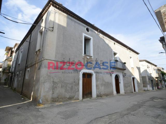 Villetta indipendente in vendita di 660 m² in Via Francesco Barletta, 28