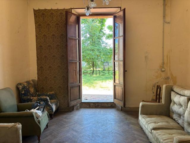 Villetta indipendente in vendita di 661 m² in Via G. Amendola, 8