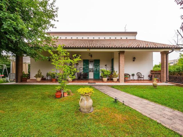 Villetta indipendente in vendita di 663 m²