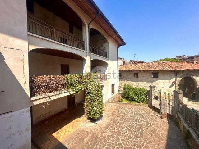 Villetta indipendente in vendita di 665 m² in Via Cardinal Ferrari, 31