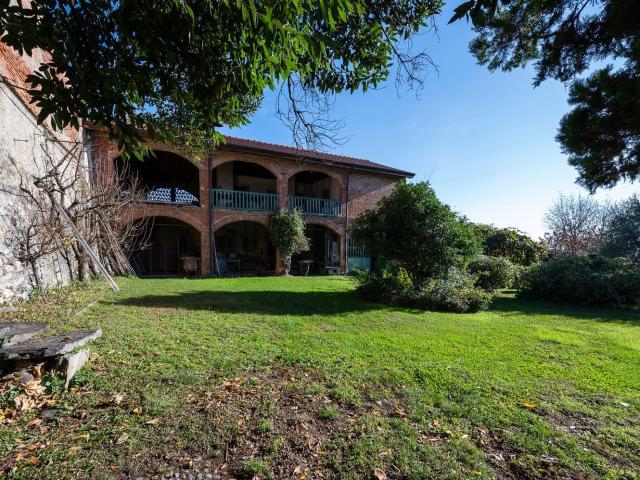 Villetta indipendente in vendita di 670 m² in Via Giacomo Matteotti, 6